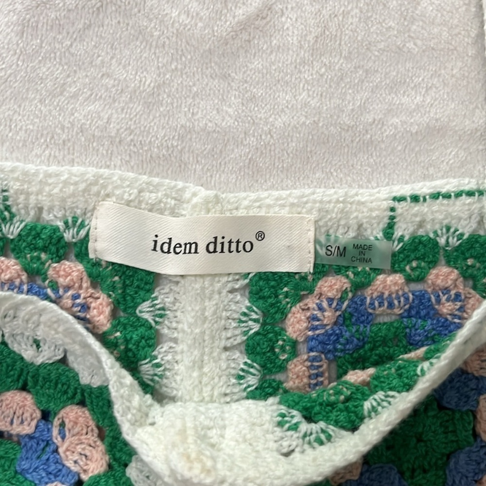Aiden ditto Crochet Patterned Women Top - Picture 3 of 8
